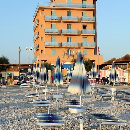 Abbazia Club Hotel Marotta Bagian luar foto