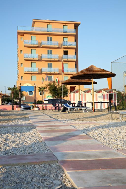 Abbazia Club Hotel Marotta Bagian luar foto