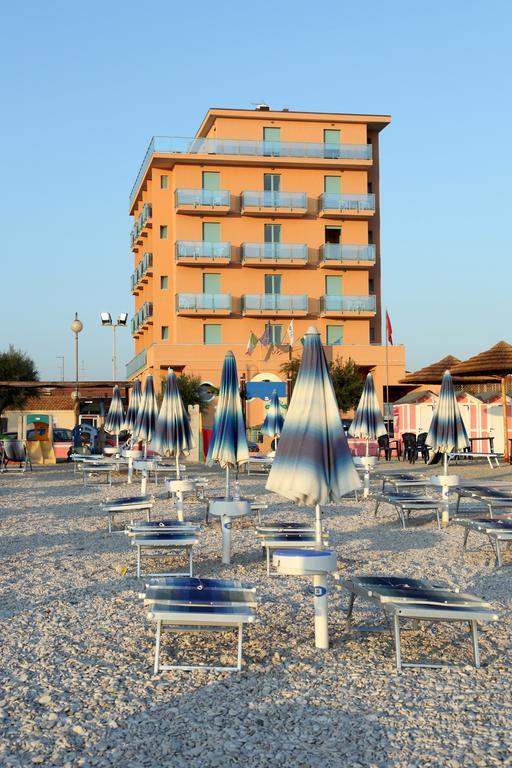 Abbazia Club Hotel Marotta Bagian luar foto